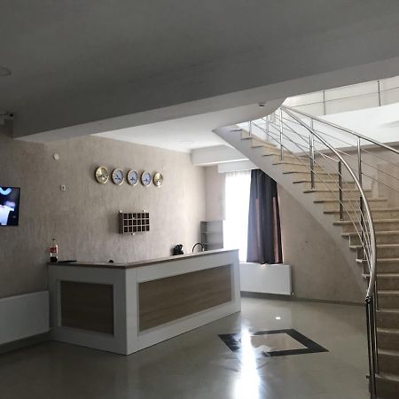 Kmg Hotel Khashuri Exteriör bild