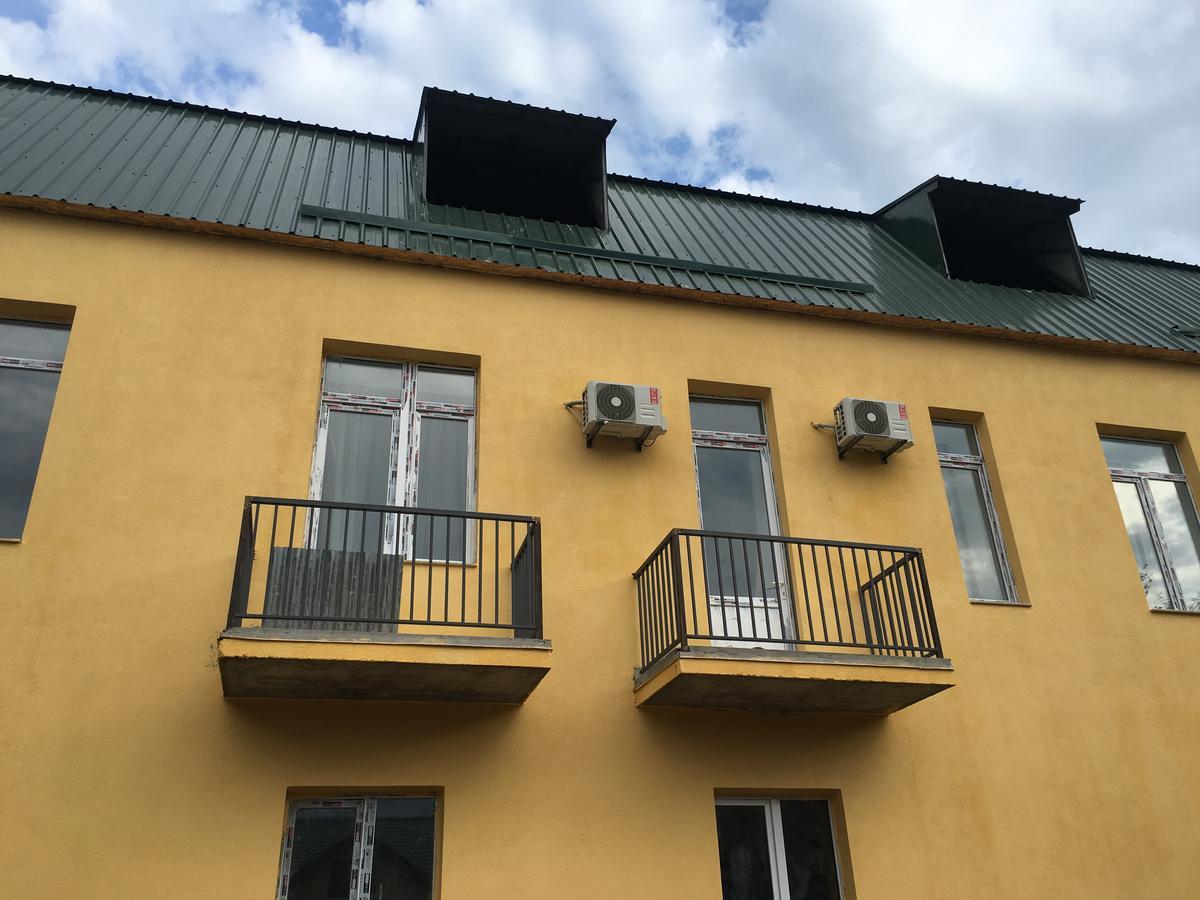Kmg Hotel Khashuri Exteriör bild