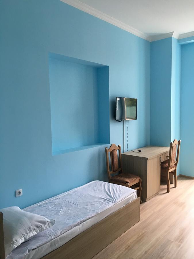 Kmg Hotel Khashuri Exteriör bild