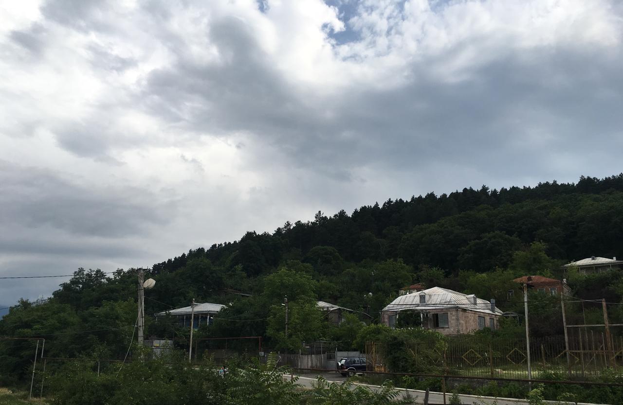 Kmg Hotel Khashuri Exteriör bild