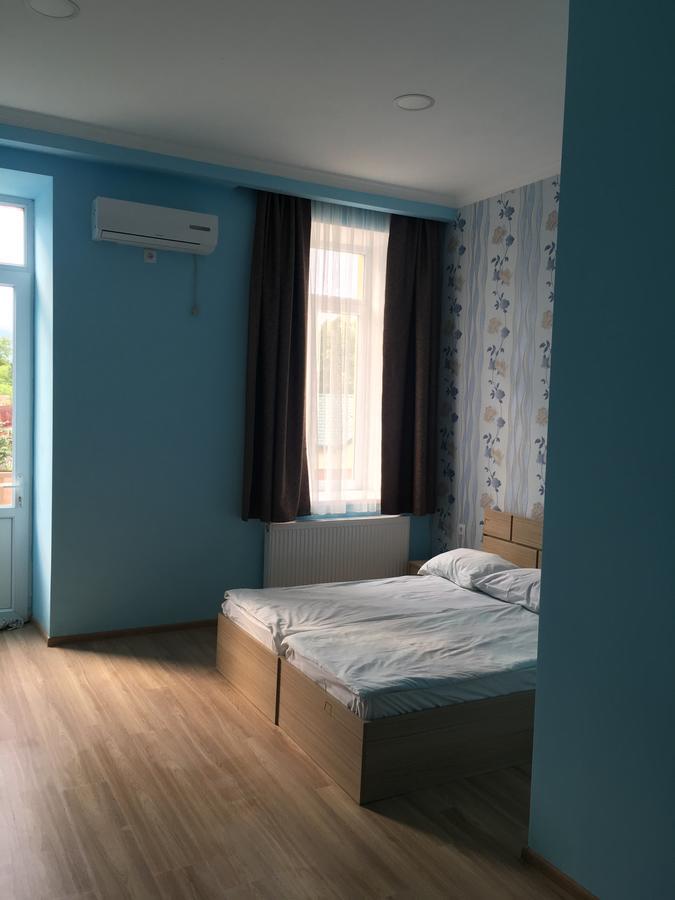 Kmg Hotel Khashuri Exteriör bild