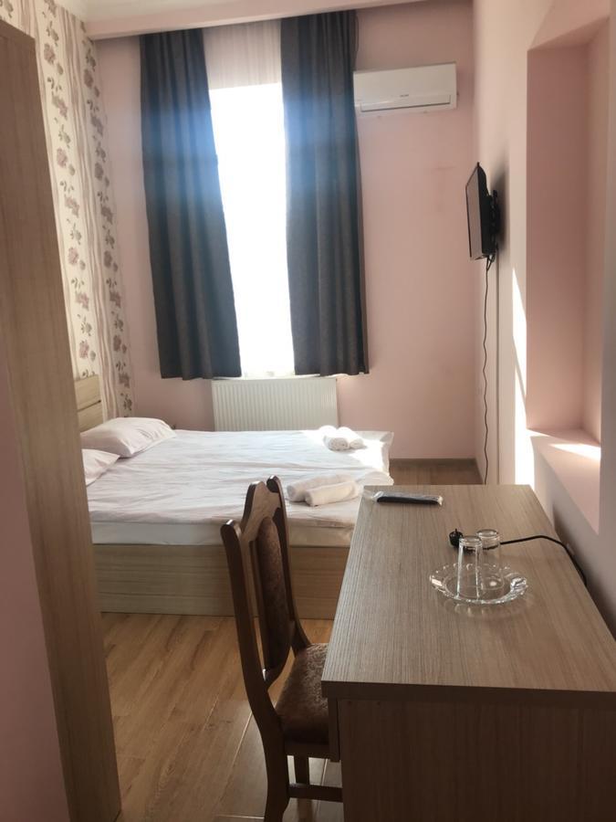 Kmg Hotel Khashuri Exteriör bild
