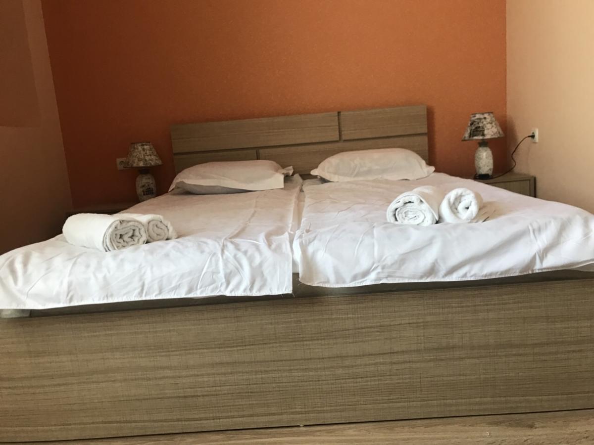 Kmg Hotel Khashuri Exteriör bild