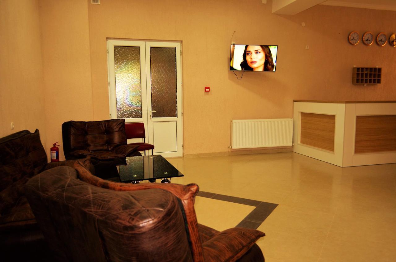 Kmg Hotel Khashuri Exteriör bild